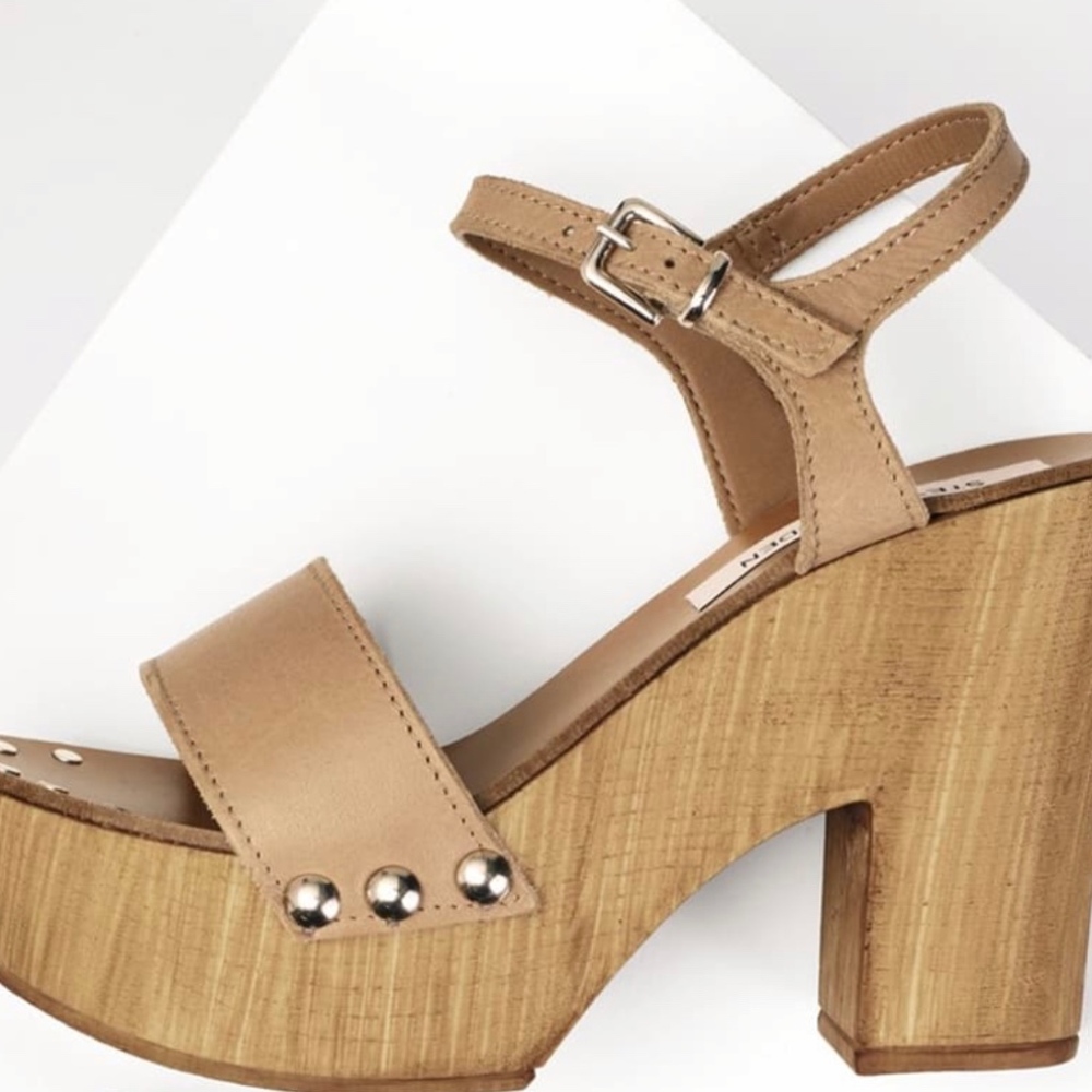 Lavii Platform Sandal